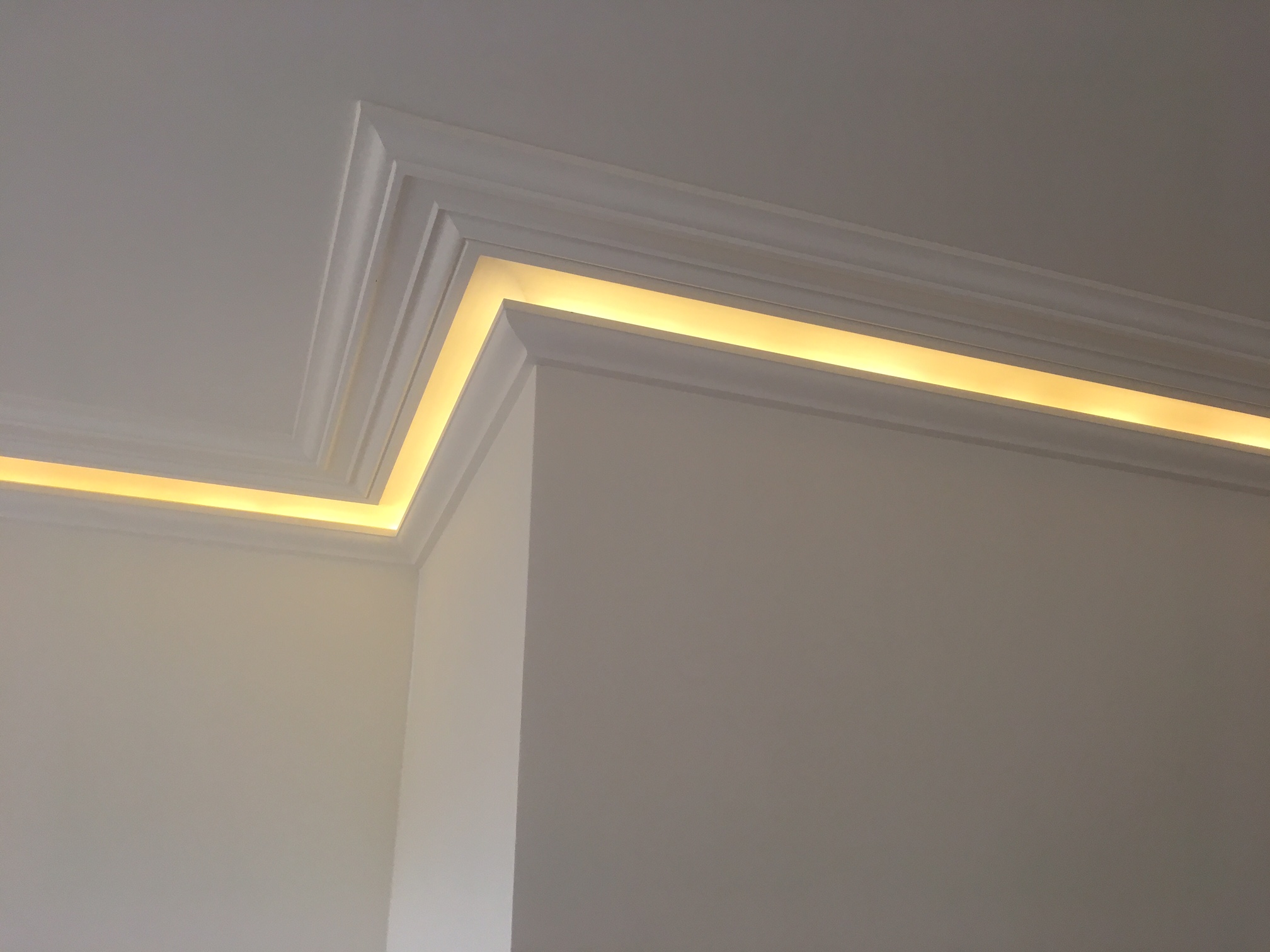 SM147 Cornice